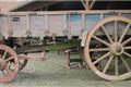 Boerenwagen met sponnenzijbord in het Karrenmuseum Essen